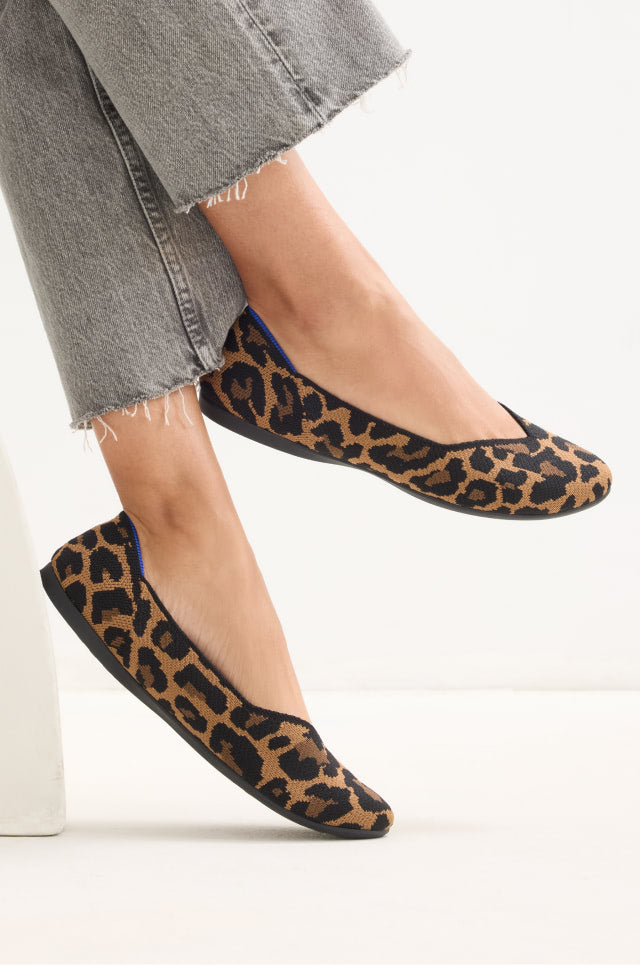 Model wearing The Daily Flat in Sable Spot.