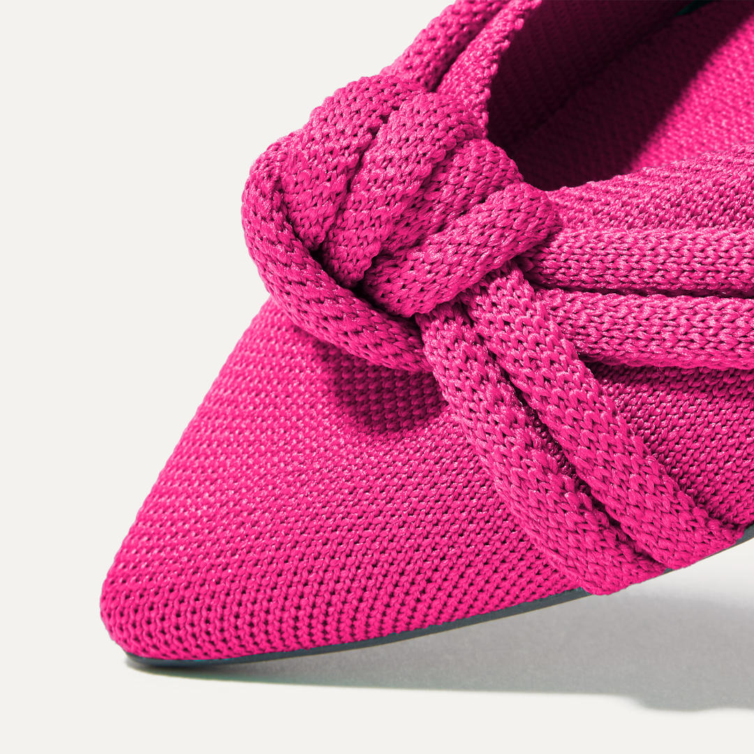 Close up of the toe and vamp of The Knot Point II, shown from an angle.