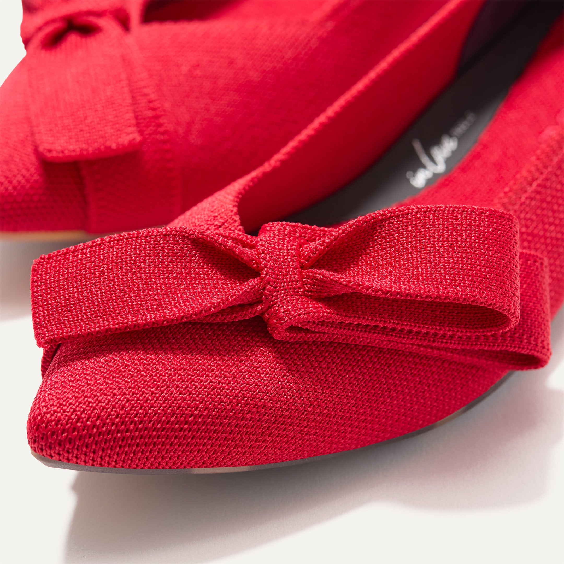 Close up of the bow detail on the vamp of The Bow Point II.