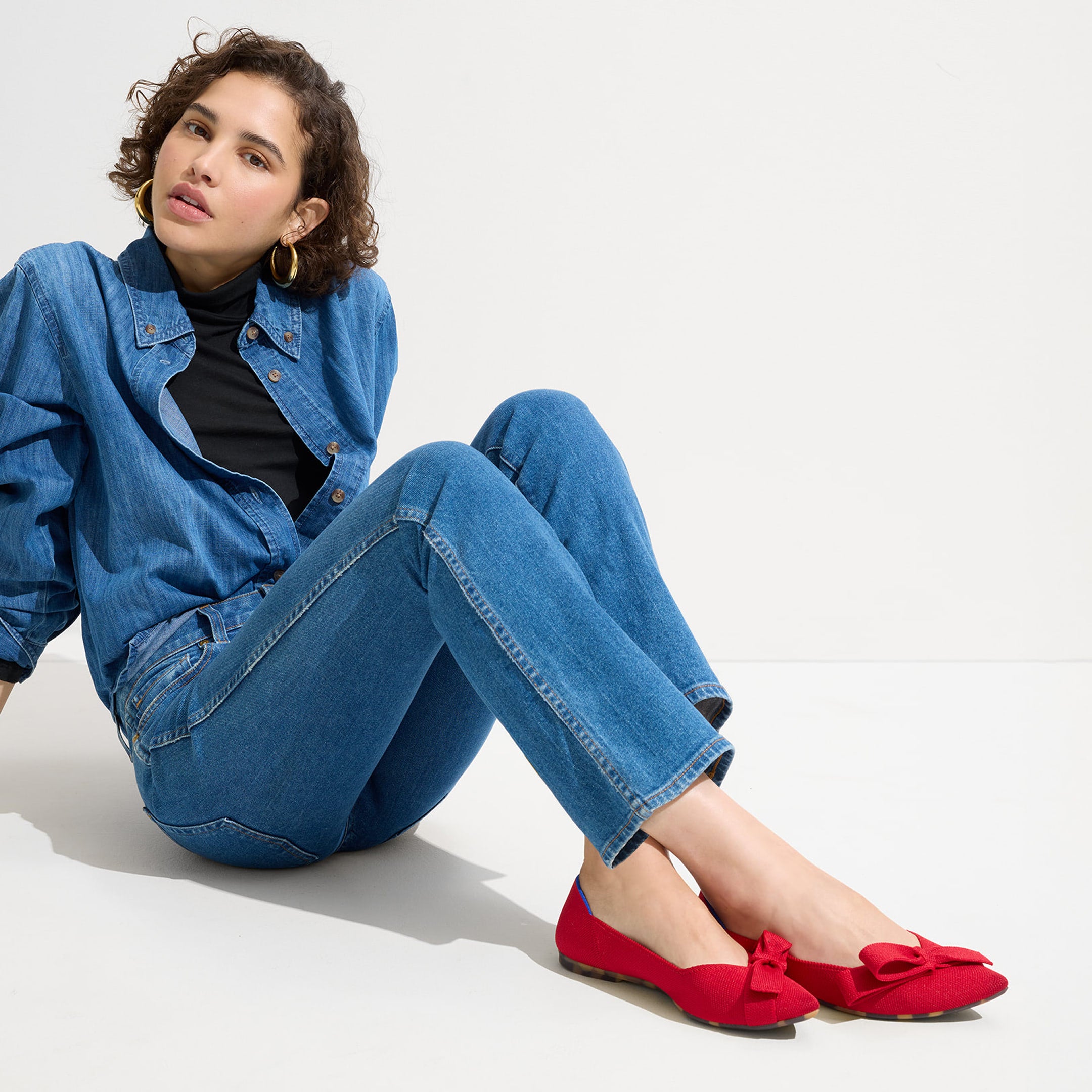 A model wearing The Bow Point II. 